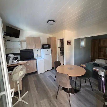 Charmante Maisonnette Au Bord Du Doux 펜션 라마스터